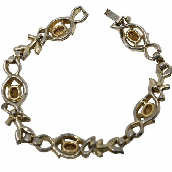 Vintage Coro Bracelet Signed Leaf Shapes Green Rhinestones 7.5" Long - Hey Viv - Picture 4 of 5